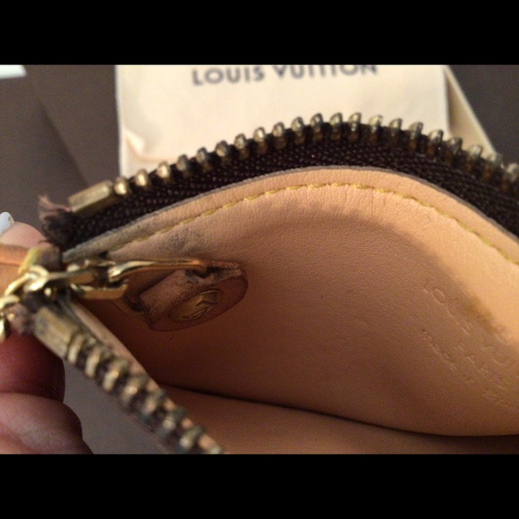 Louis Vuitton Monogram Cherry Blossom Coin/Key Case - Picture 7 of 9